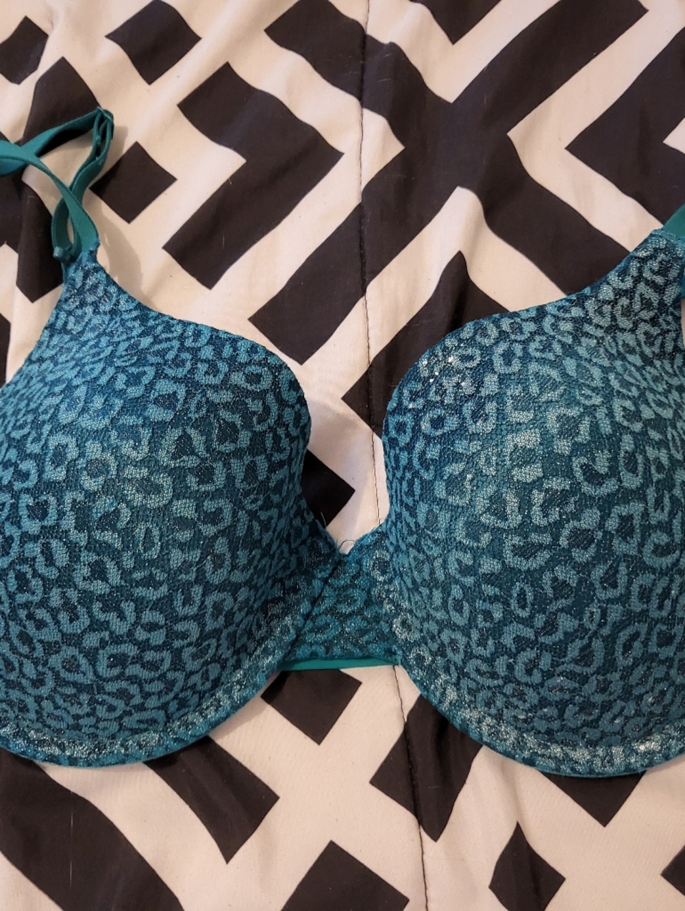 No Boundaries Teal Leopard Print Underwire Bra Size 36DD